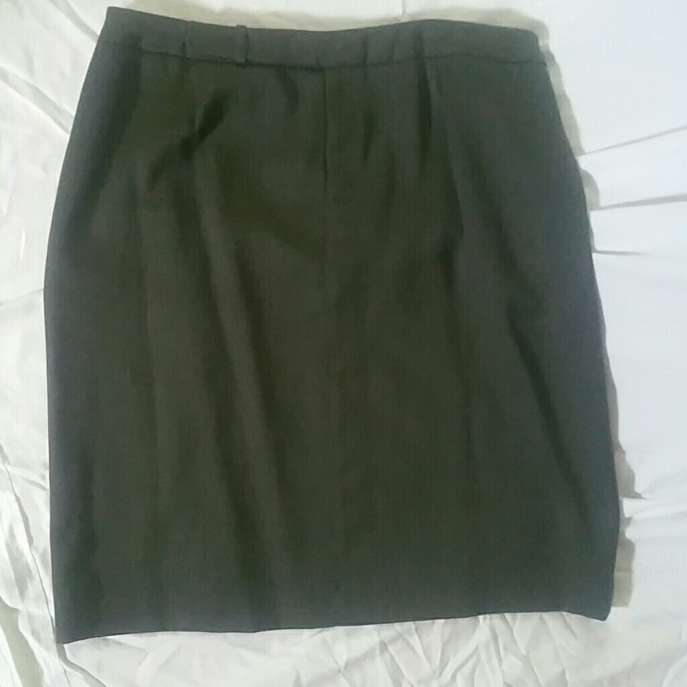 Flawless straight skirt